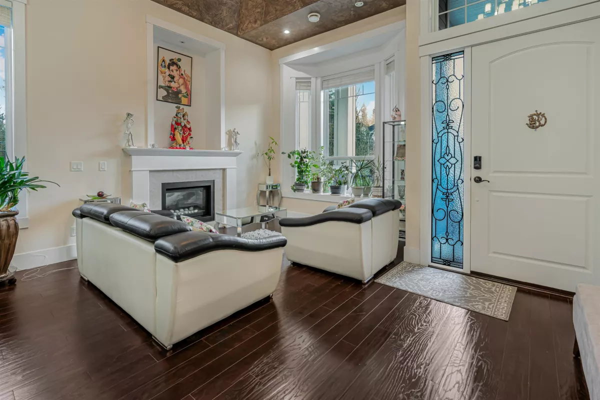 Living Room Photo of 14799 63rd Avenue, Surrey, BC