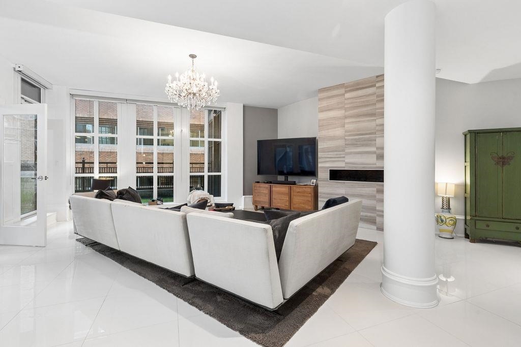 Breakfast Nook Photo of PH2 1102 Hornby Street, Vancouver, BC