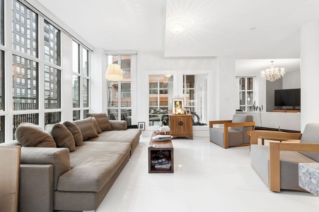 Dining Area Photo of PH2 1102 Hornby Street, Vancouver, BC