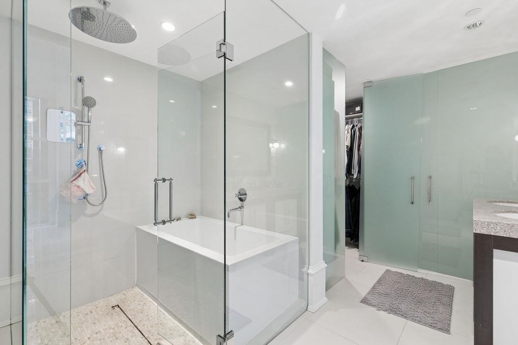 Entry Foyer Photo of PH2 1102 Hornby Street, Vancouver, BC