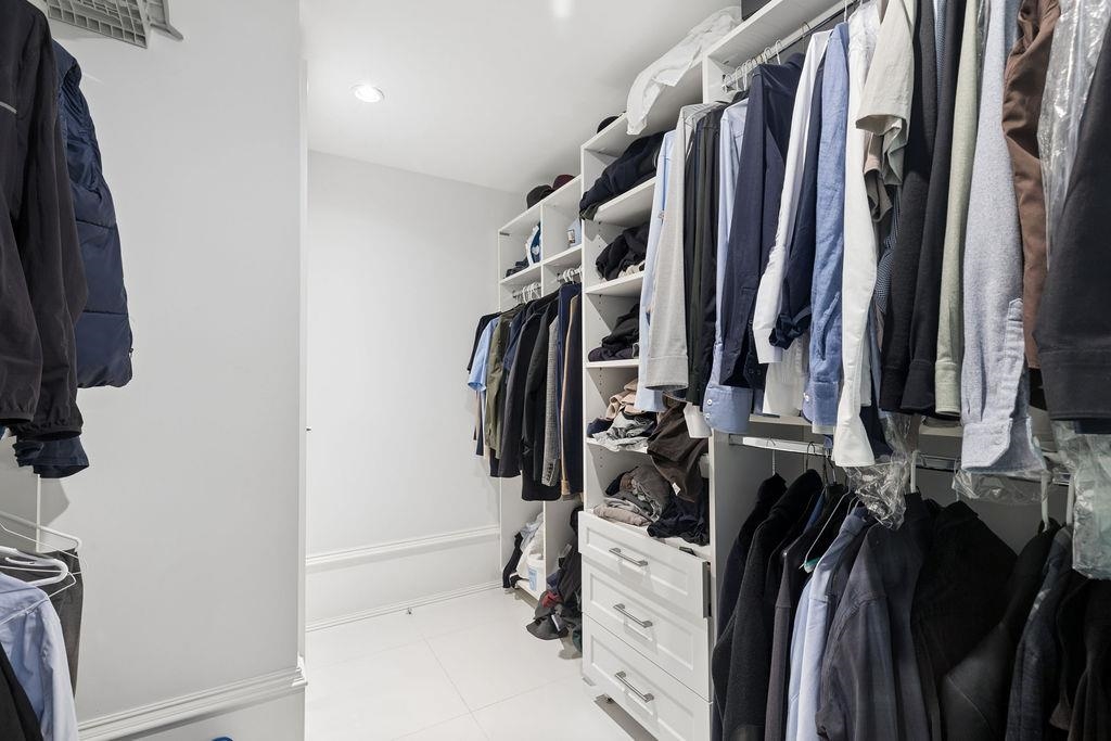 Garage Interior Photo of PH2 1102 Hornby Street, Vancouver, BC