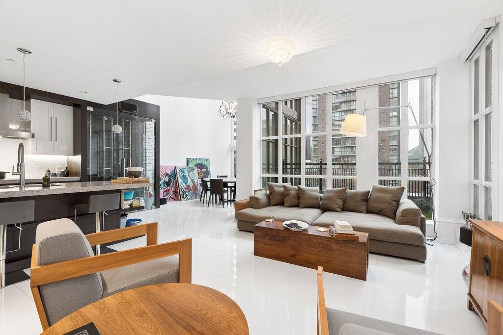 Kitchen Island Photo of PH2 1102 Hornby Street, Vancouver, BC