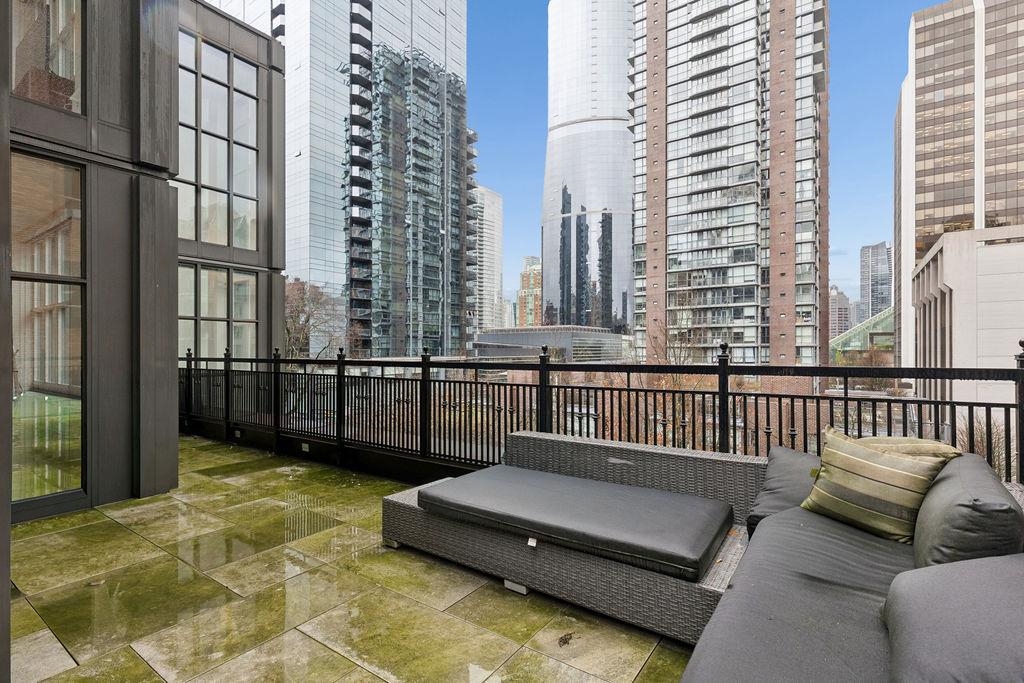 Outdoor Deck Photo of PH2 1102 Hornby Street, Vancouver, BC