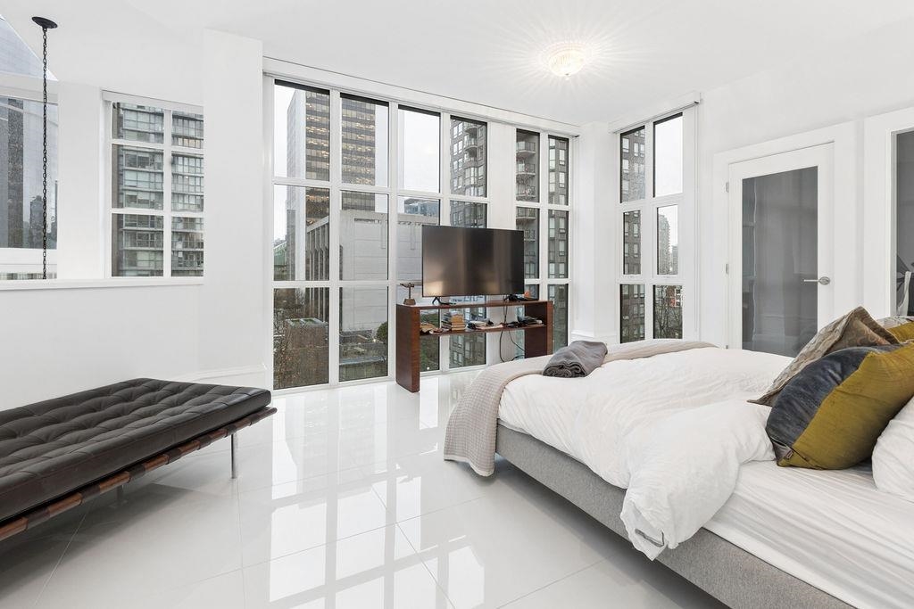 Powder Room Photo of PH2 1102 Hornby Street, Vancouver, BC