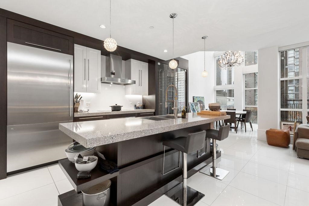 Walk-In Closet Photo of PH2 1102 Hornby Street, Vancouver, BC