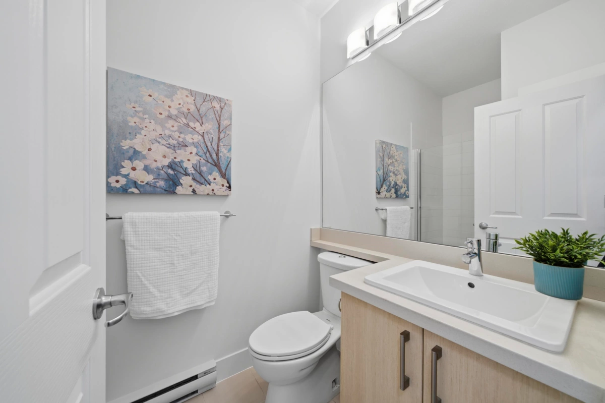 Front Yard Photo of 114 3178 Dayanee Springs Boulevard, Coquitlam, BC