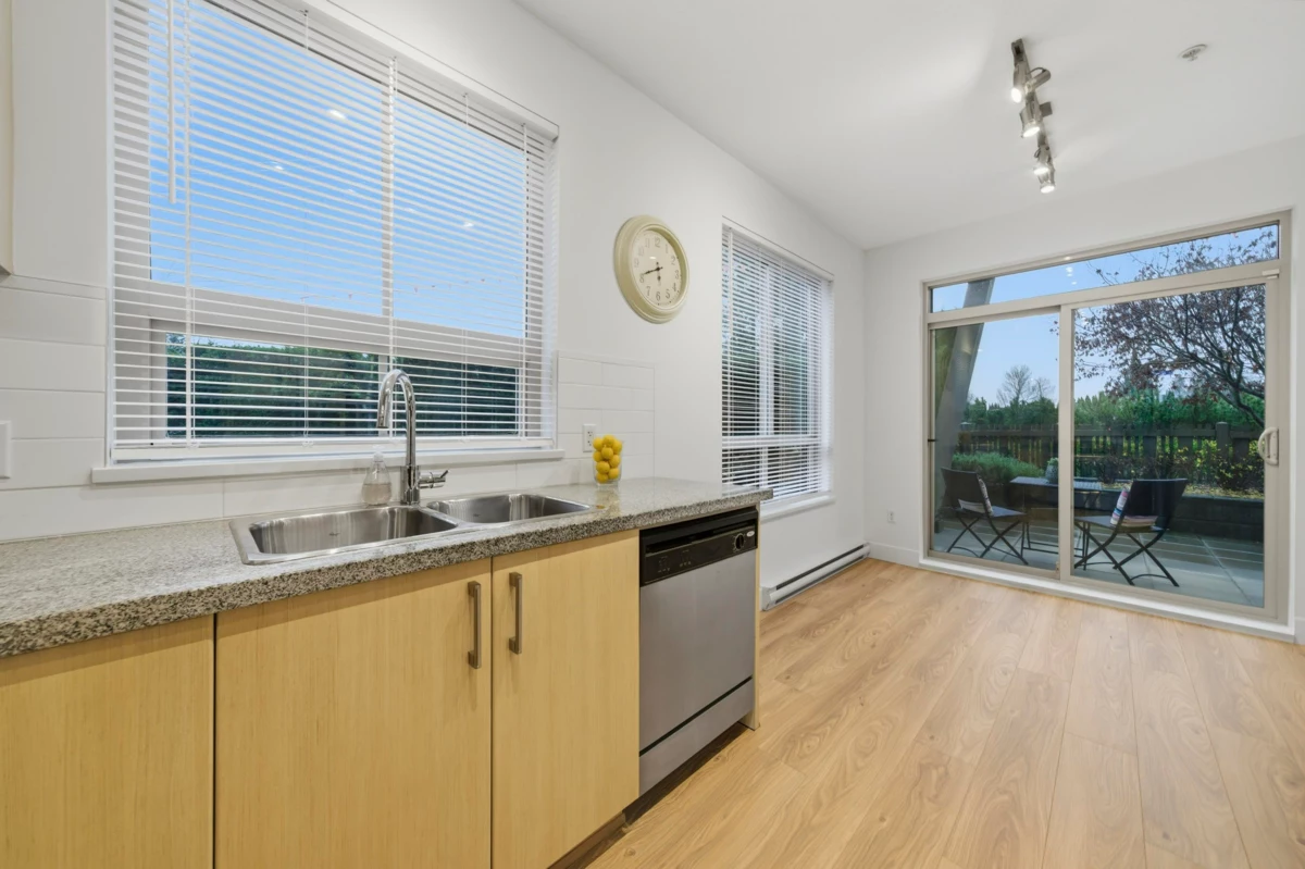 Primary Bathroom Photo of 114 3178 Dayanee Springs Boulevard, Coquitlam, BC