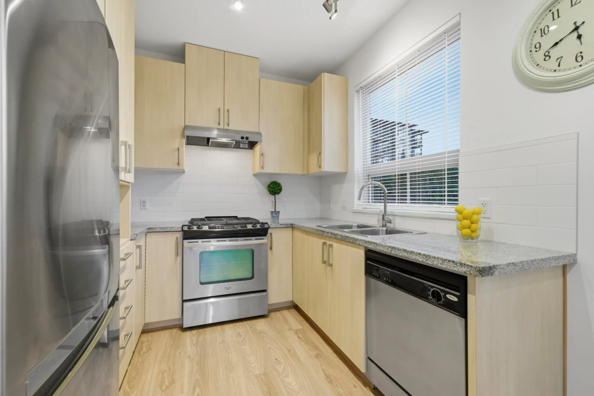 Primary Bedroom Photo of 114 3178 Dayanee Springs Boulevard, Coquitlam, BC