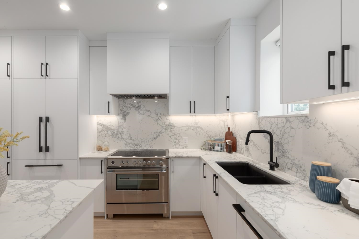 Breakfast Nook Photo of 851 E 19th Avenue, Vancouver, BC