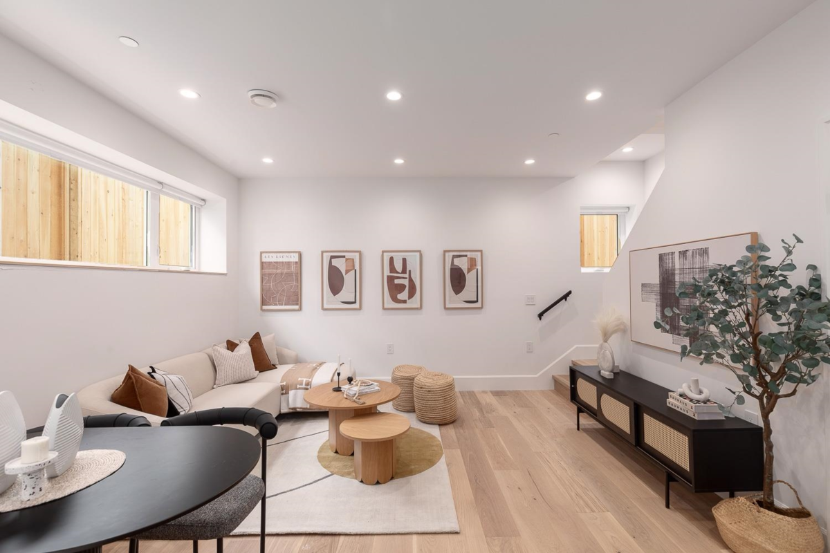 Family Room Photo of 851 E 19th Avenue, Vancouver, BC