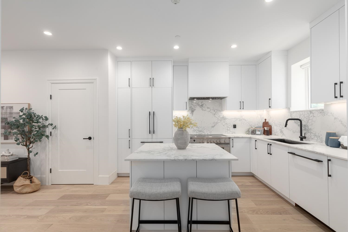 Kitchen Island Photo of 851 E 19th Avenue, Vancouver, BC
