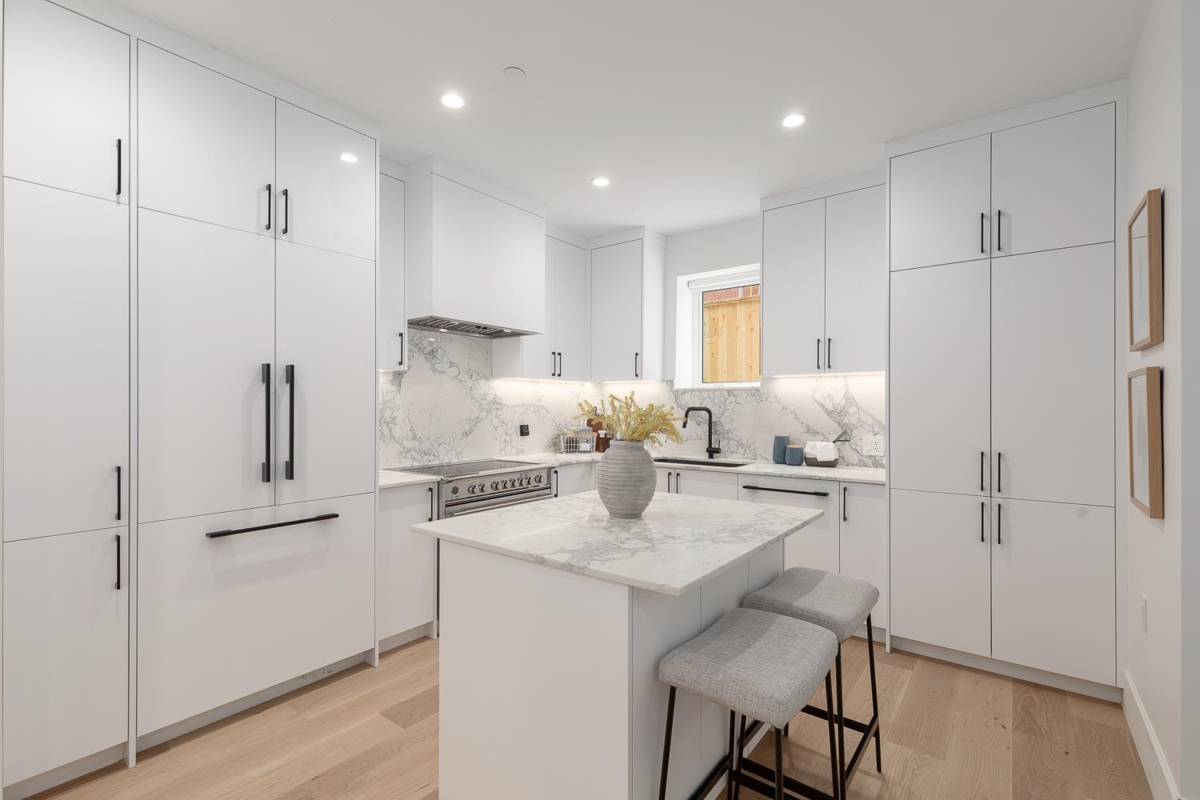 Kitchen Photo of 851 E 19th Avenue, Vancouver, BC