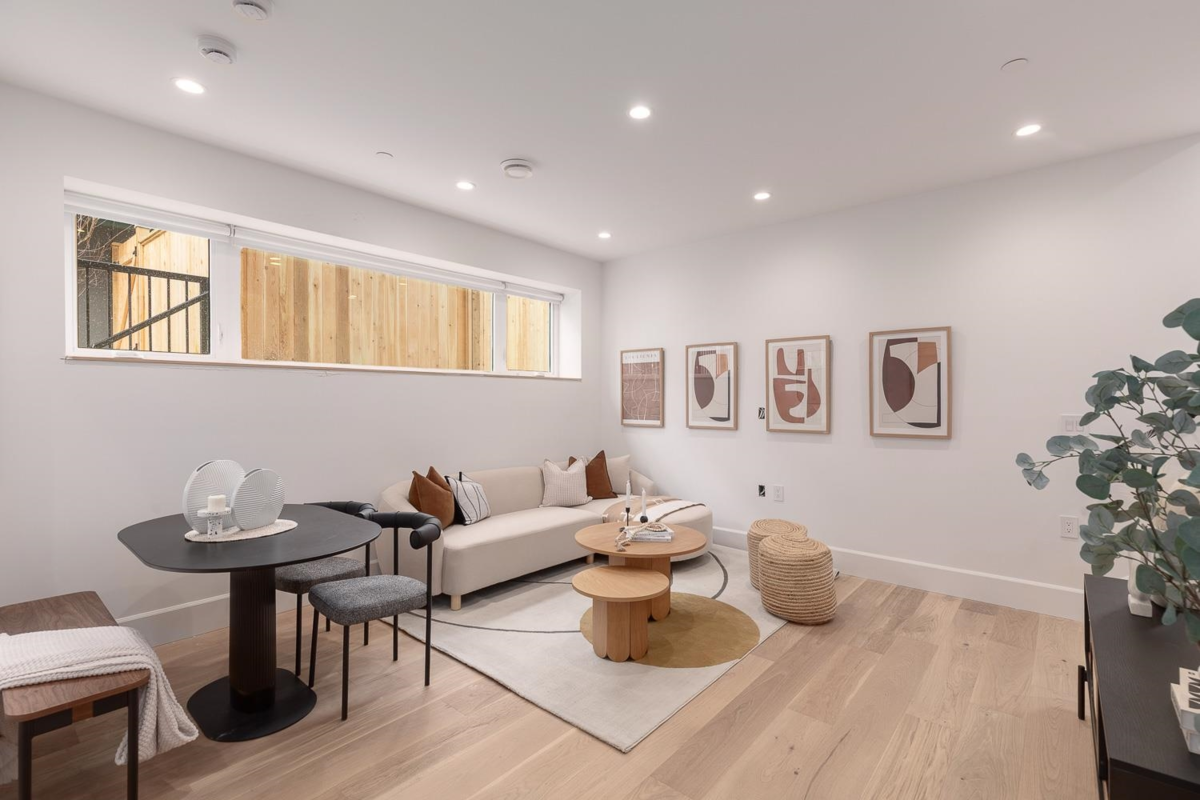 Living Room Photo of 851 E 19th Avenue, Vancouver, BC