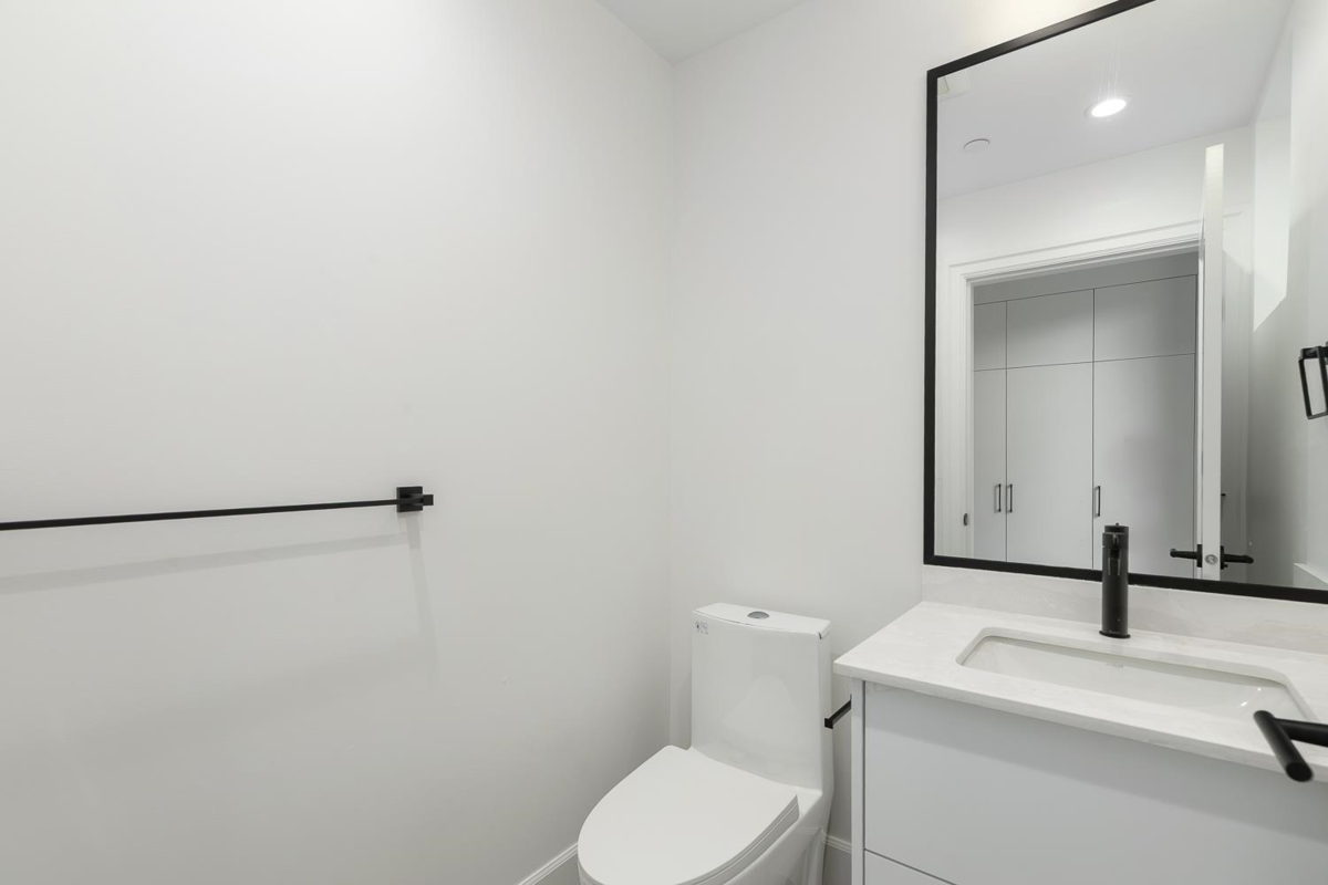 Primary Bedroom Photo of 851 E 19th Avenue, Vancouver, BC