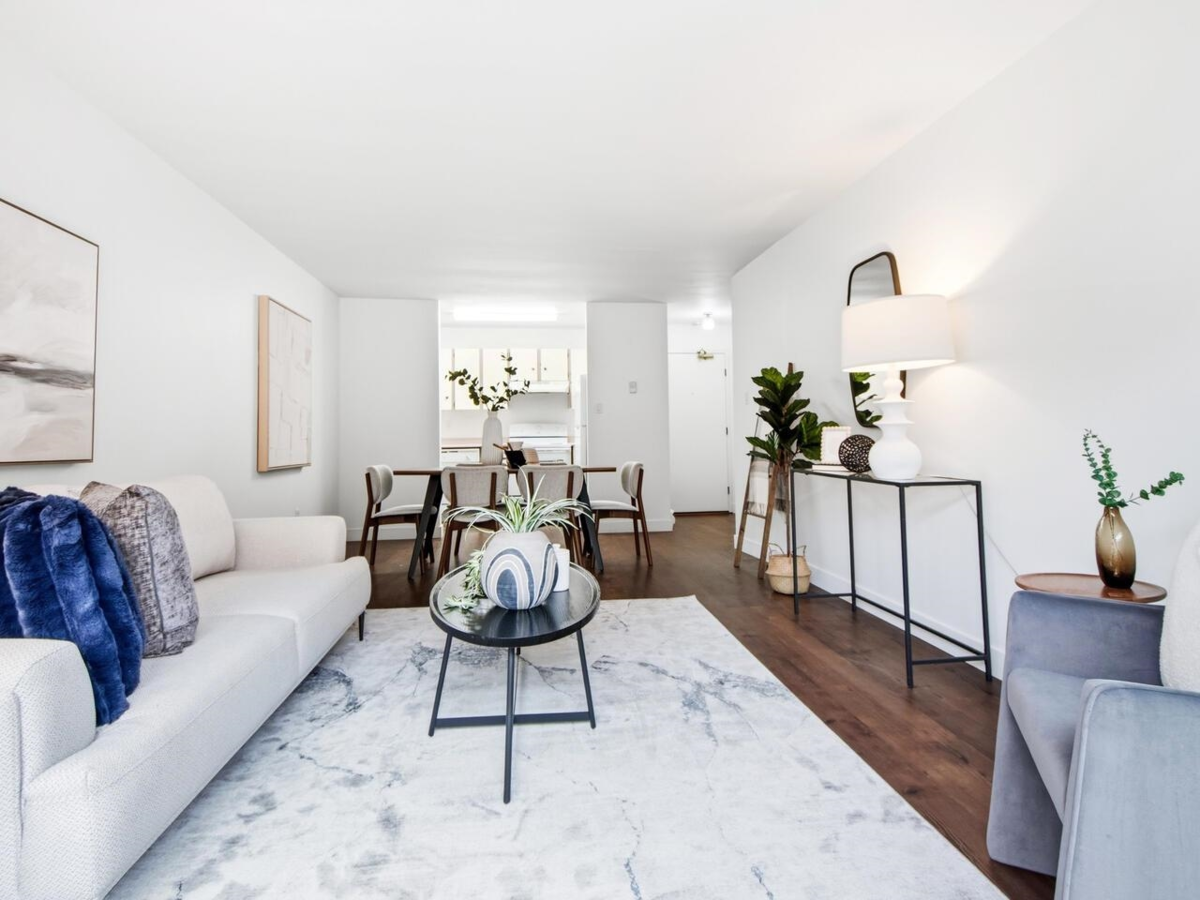 Family Room Photo of 202 215 Mowat Street, New Westminster, BC