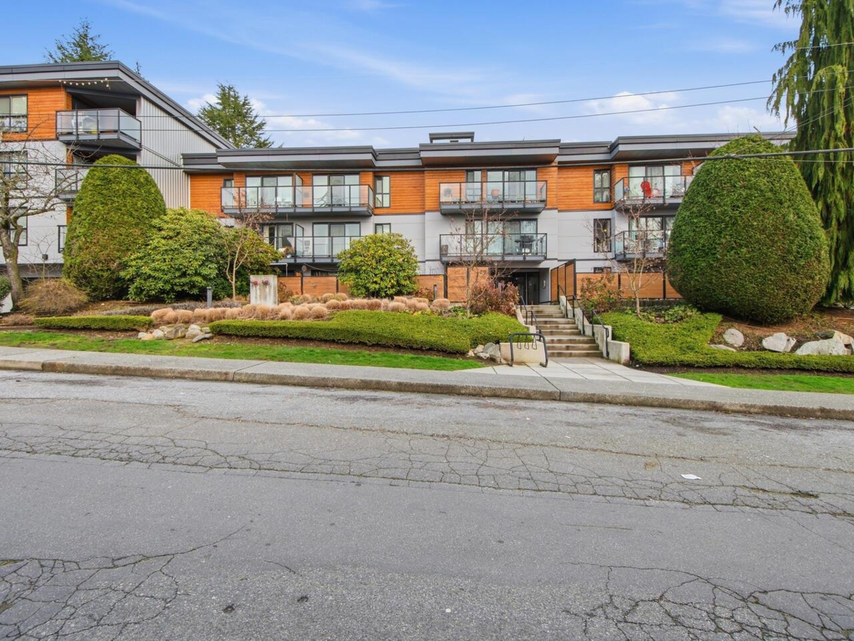 Laundry Room Photo of 202 215 Mowat Street, New Westminster, BC