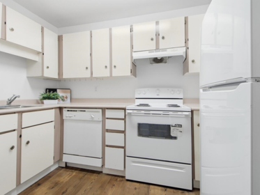 Breakfast Nook Photo of 202 215 Mowat Street, New Westminster, BC