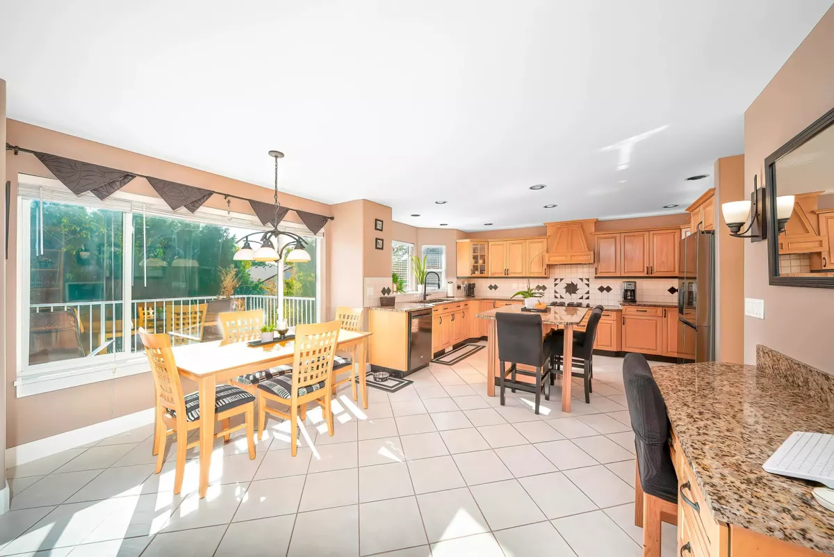 Powder Room Photo of 26912 24a Avenue, Langley, BC