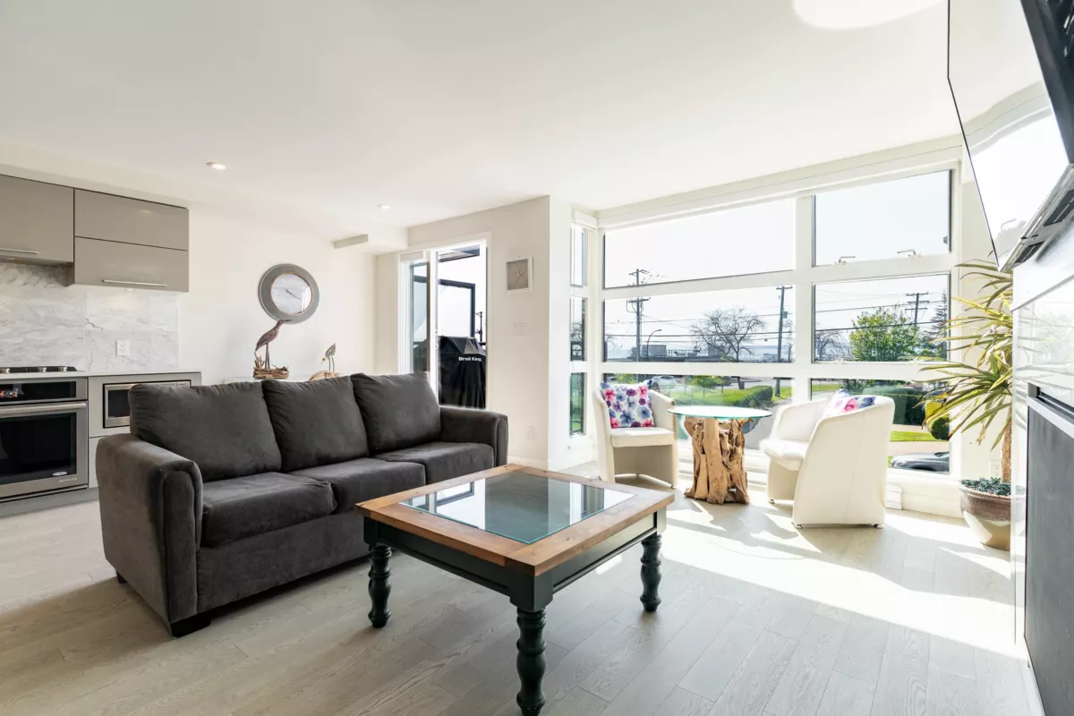Living Room Photo of 203 1160 Oxford Street, White Rock, BC