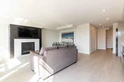 Mudroom Photo of 203 1160 Oxford Street, White Rock, BC