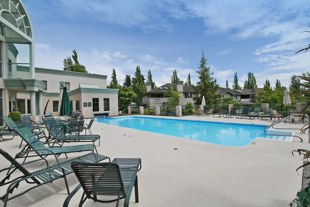 Front Yard Photo of 186 13888 70 Avenue, Surrey, BC