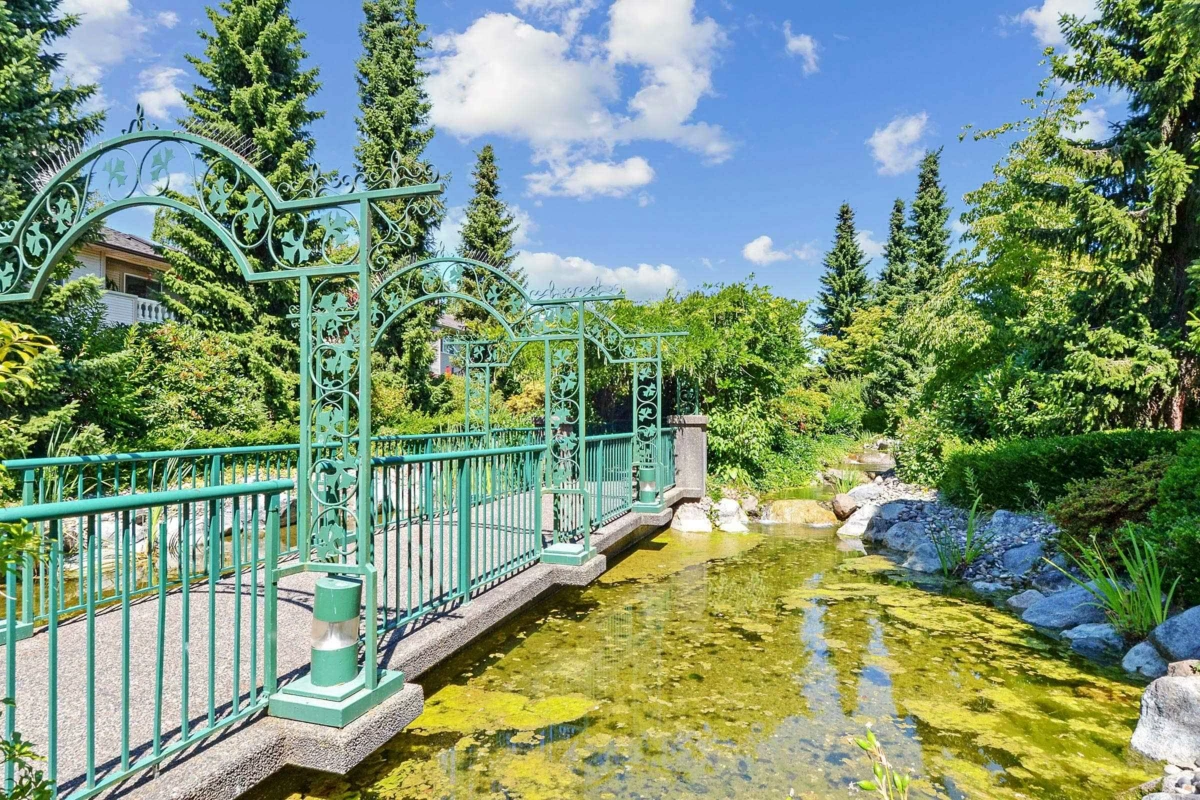 Hot Tub / Spa Photo of 186 13888 70 Avenue, Surrey, BC