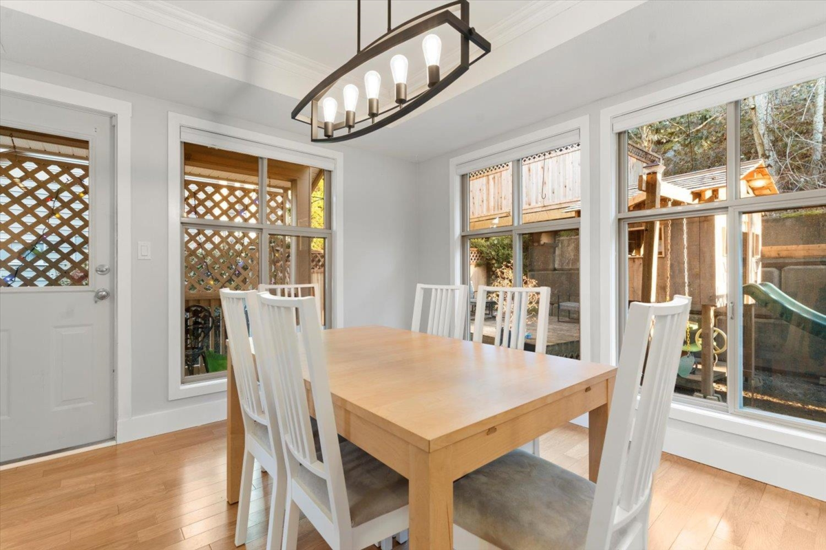 Kitchen Island Photo of 21 46858 Russell Road, Chilliwack, BC