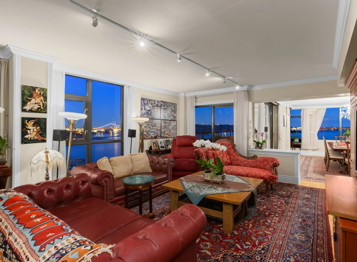 Breakfast Nook Photo of 1801 1972 Bellevue Avenue, West Vancouver, BC