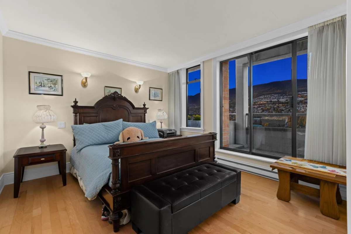 Hallway Photo of 1801 1972 Bellevue Avenue, West Vancouver, BC