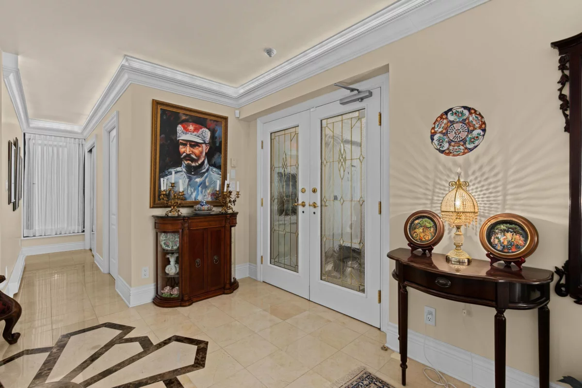 Kitchen Photo of 1801 1972 Bellevue Avenue, West Vancouver, BC