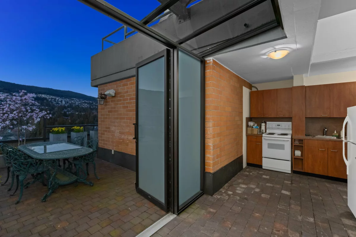 Outdoor Deck Photo of 1801 1972 Bellevue Avenue, West Vancouver, BC