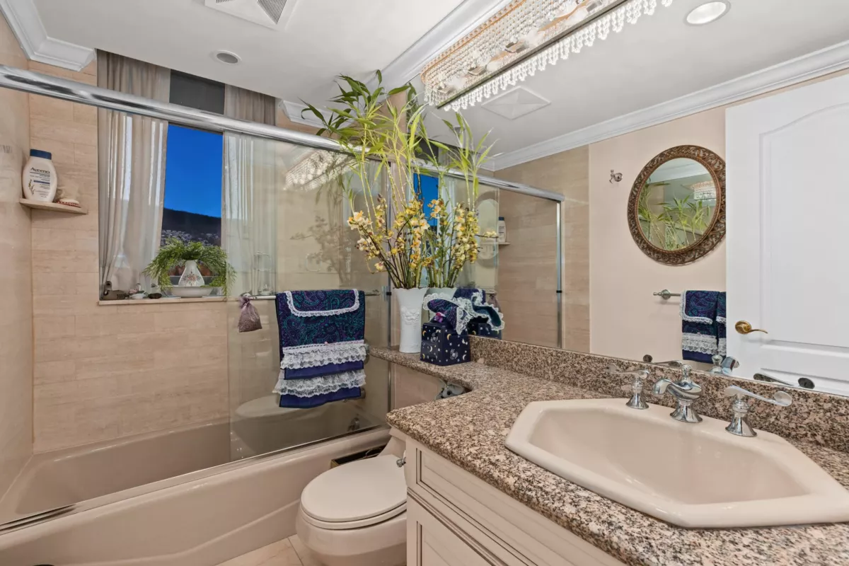 Staircase Photo of 1801 1972 Bellevue Avenue, West Vancouver, BC