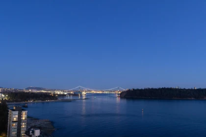 Front exterior of 1801 1972 Bellevue Avenue, West Vancouver, BC