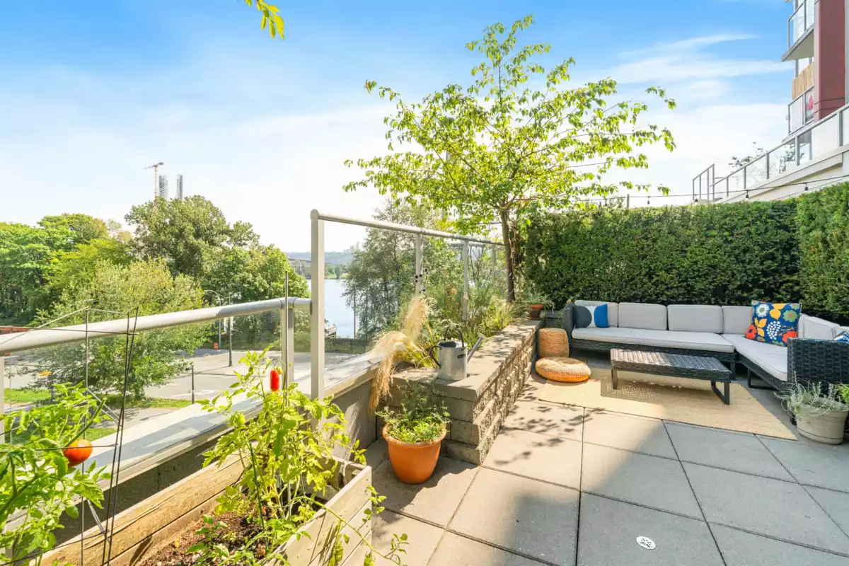 Hot Tub / Spa Photo of TH4 125 Columbia Street, New Westminster, BC