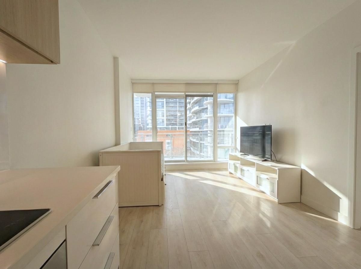 Pantry Photo of 507 13318 104 Avenue, Surrey, BC