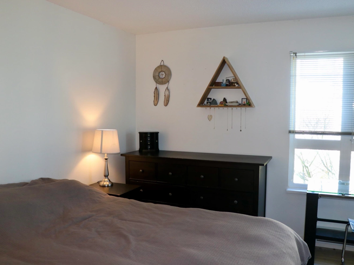 Bedroom 2 Photo of 403 106 W Kings Road, North Vancouver, BC