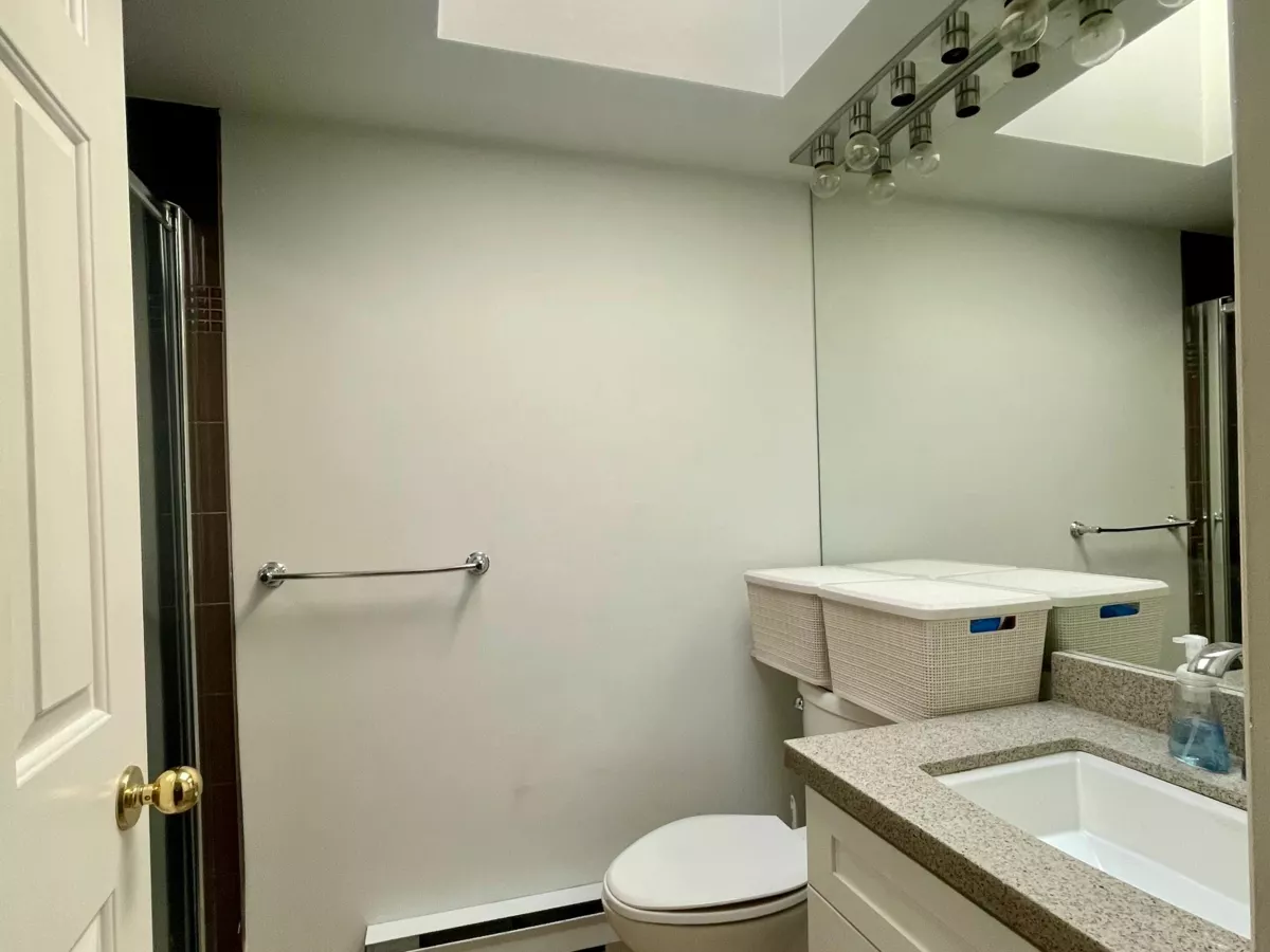 Primary Bedroom Photo of 403 106 W Kings Road, North Vancouver, BC