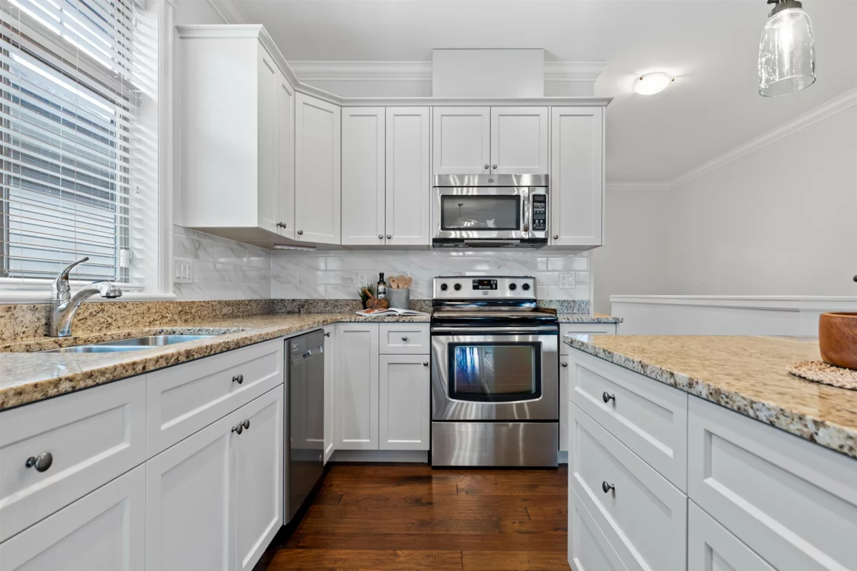 Kitchen Island Photo of 147 45900 South Sumas Road, Chilliwack, BC