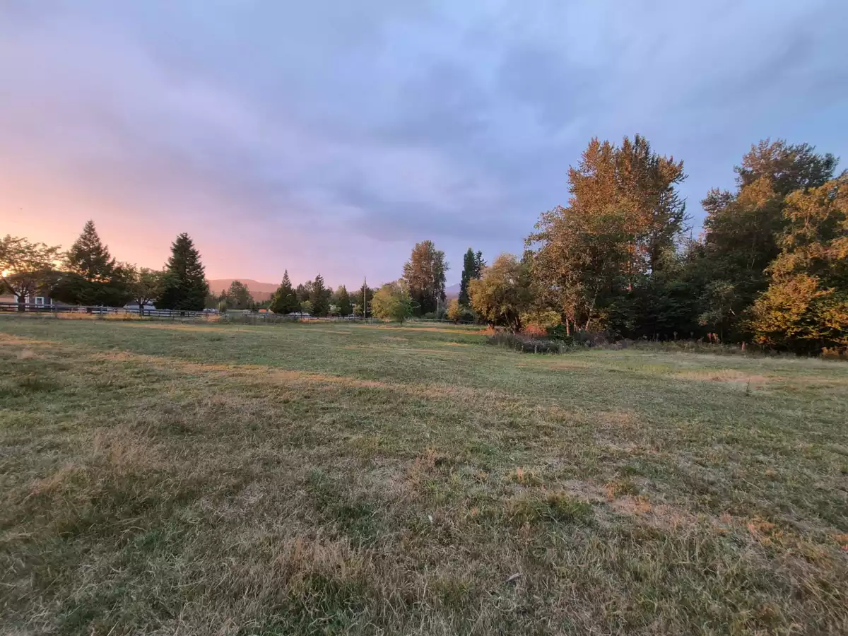 Primary Bathroom Photo of 8410 Bradner Road, Abbotsford, BC