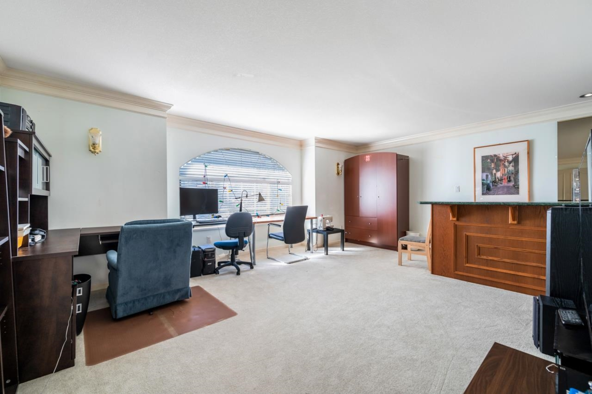 Entry Foyer Photo of 8920 Minler Road, Richmond, BC