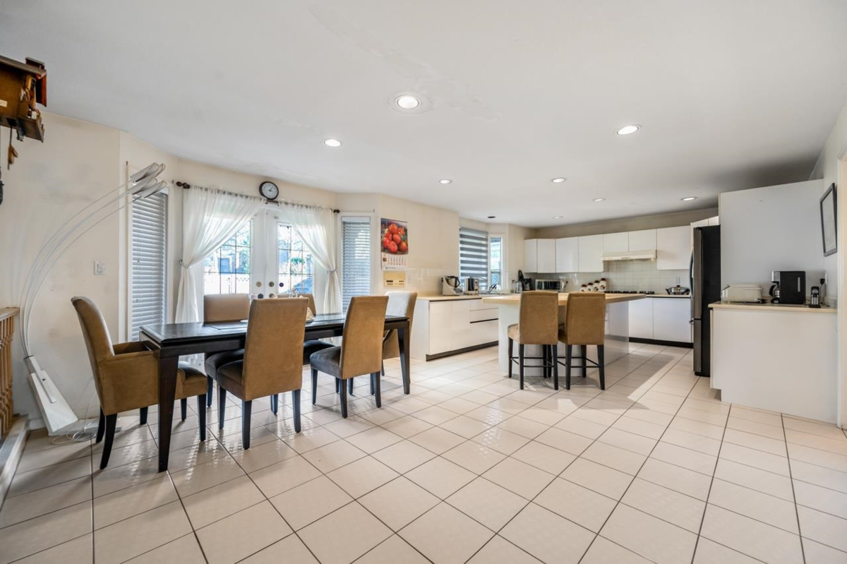 Kitchen Island Photo of 8920 Minler Road, Richmond, BC