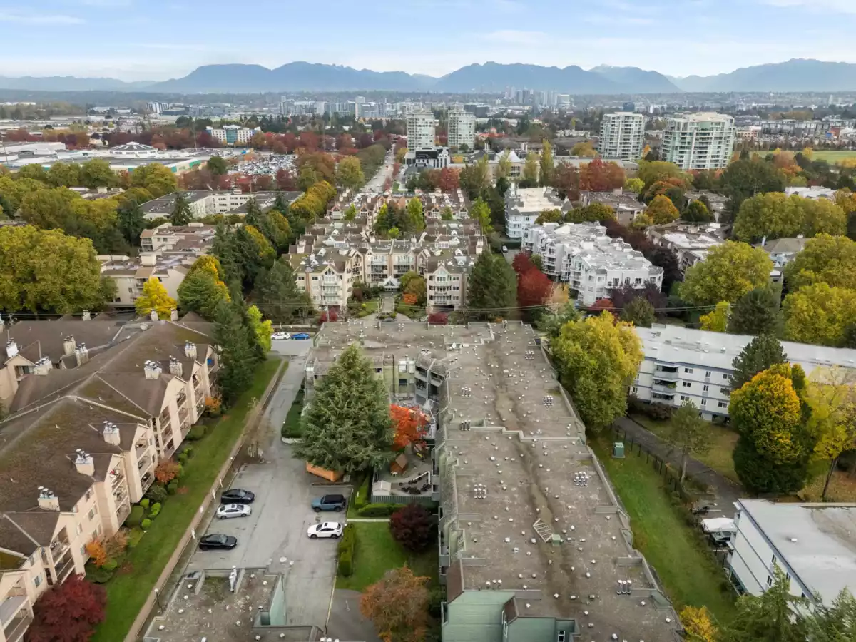 Hallway Photo of 303 8600 Ackroyd Road, Richmond, BC