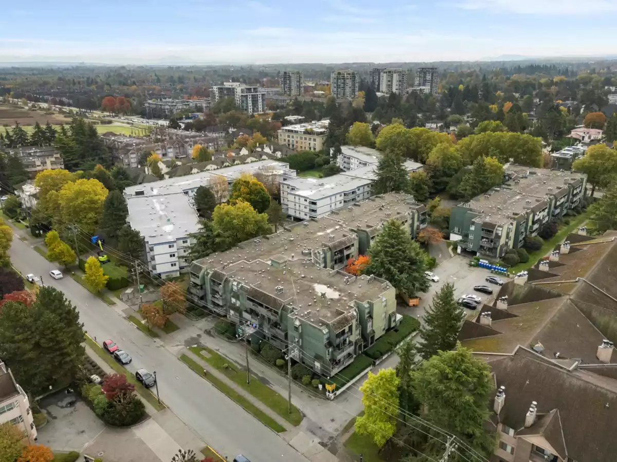 Mudroom Photo of 303 8600 Ackroyd Road, Richmond, BC