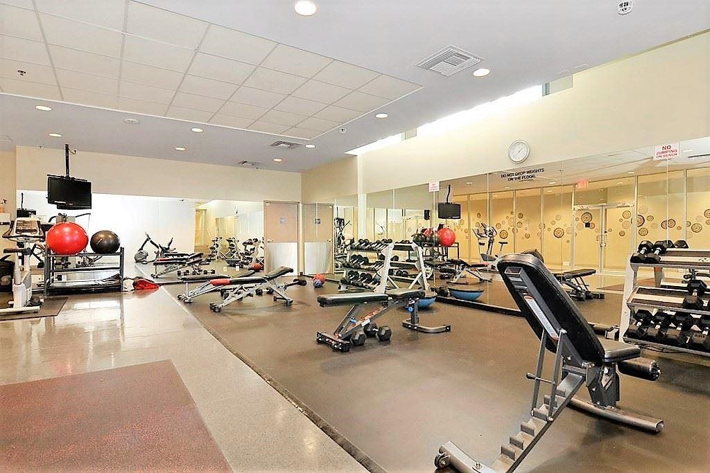 Backyard Photo of 2111 788 Hamilton Street, Vancouver, BC