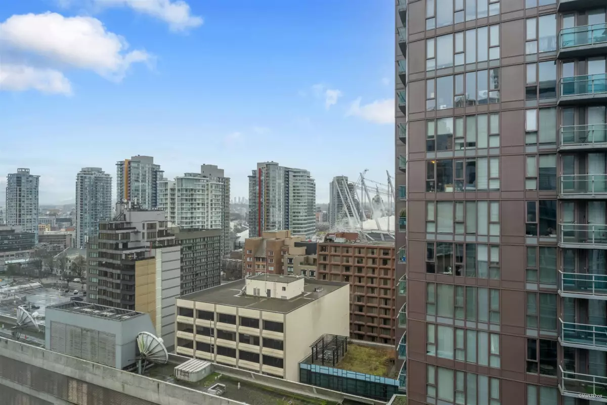 Kitchen Photo of 2111 788 Hamilton Street, Vancouver, BC