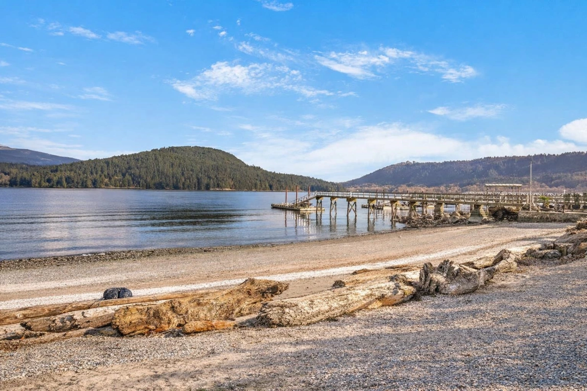 Bedroom 4 Photo of 450 Beachview Drive, North Vancouver, BC