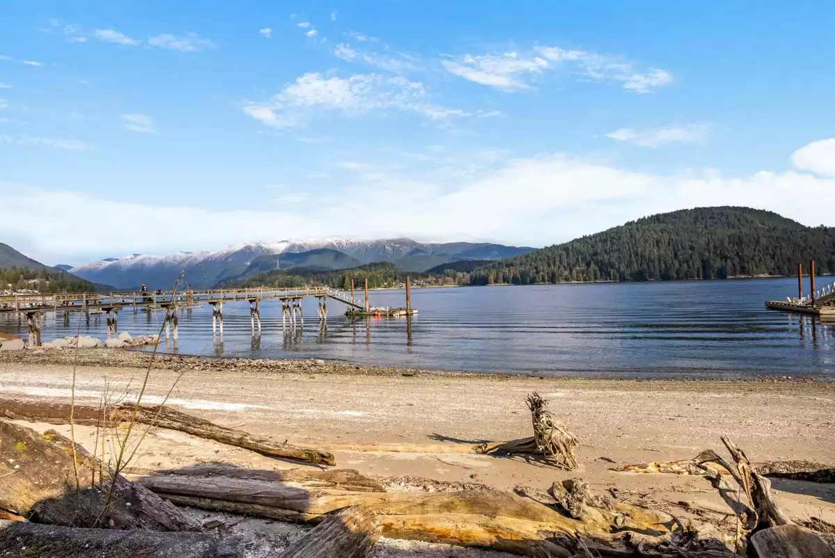 Living Room Photo of 450 Beachview Drive, North Vancouver, BC