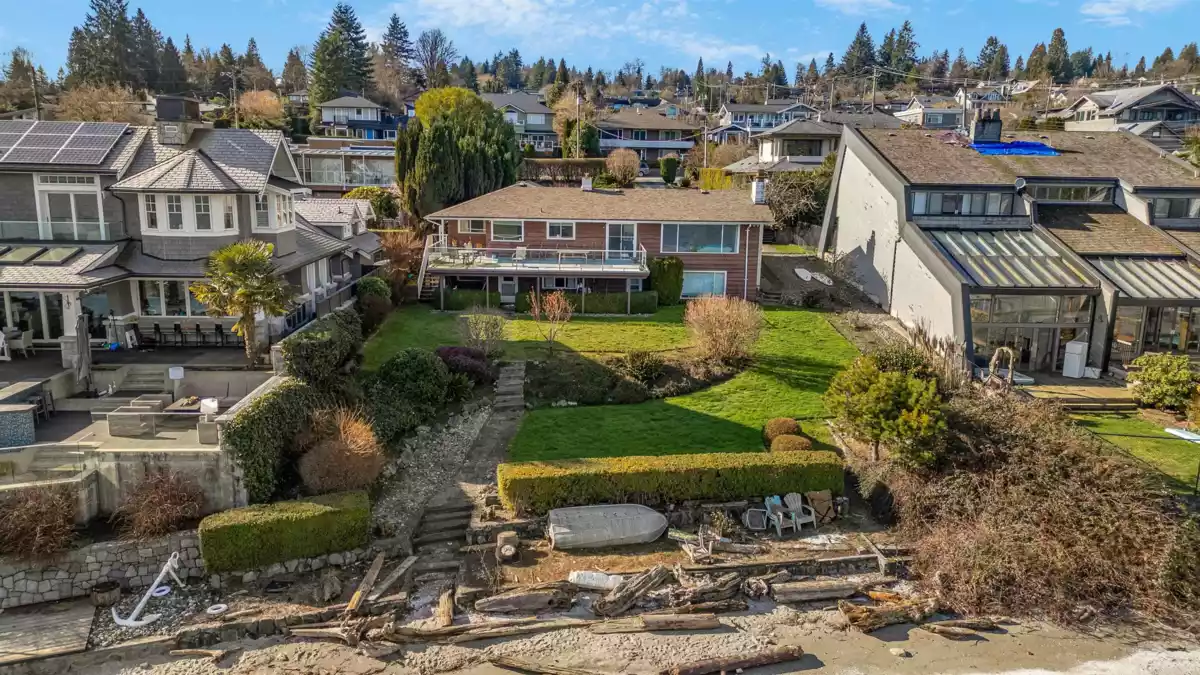 Office / Den Photo of 450 Beachview Drive, North Vancouver, BC