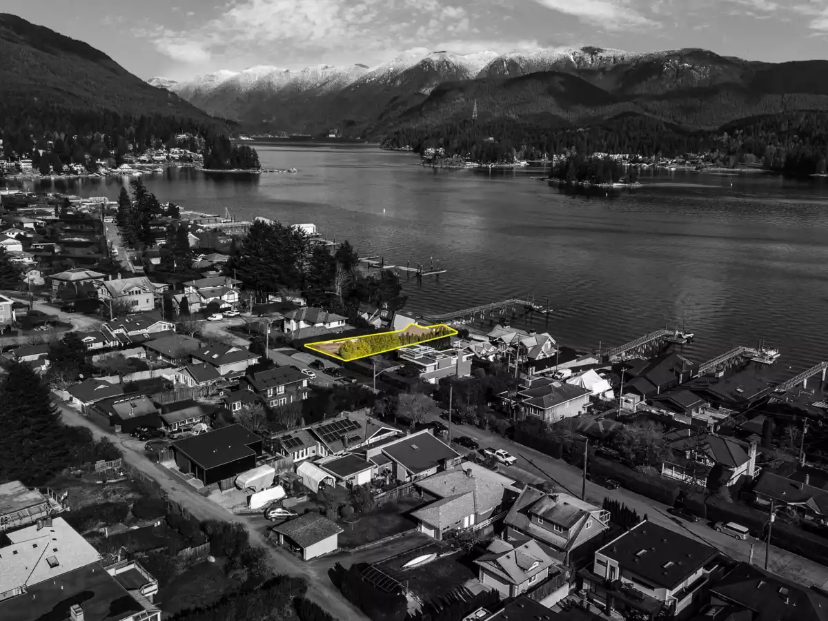 Primary Bedroom Photo of 450 Beachview Drive, North Vancouver, BC