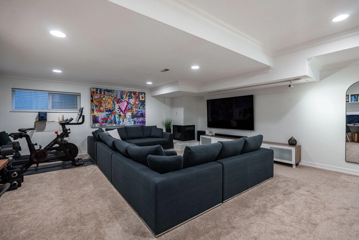 Swimming Pool Photo of 137 3300 Capilano Road, North Vancouver, BC